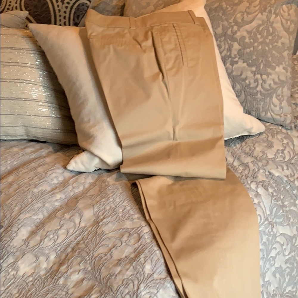 Ann Taylor lightweight khaki trousers w/stretch!